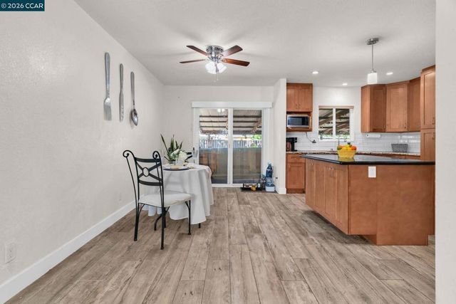 1331 Pear Dr, Concord, CA 94518