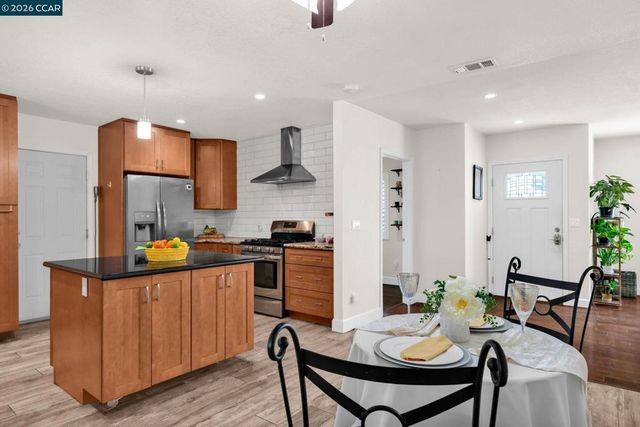 1331 Pear Dr, Concord, CA 94518