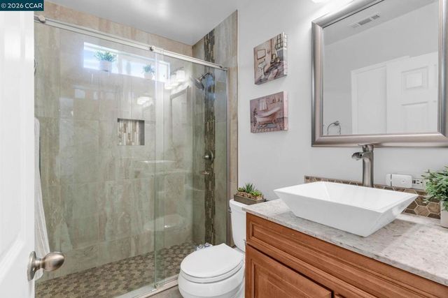 1331 Pear Dr, Concord, CA 94518