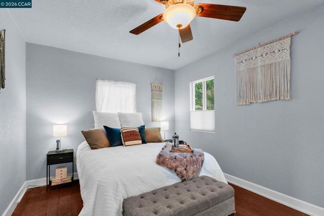 1331 Pear Dr, Concord, CA 94518