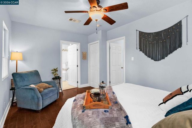 1331 Pear Dr, Concord, CA 94518