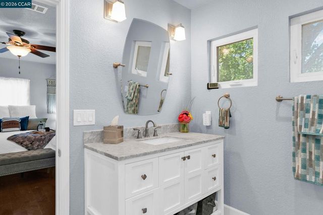 1331 Pear Dr, Concord, CA 94518