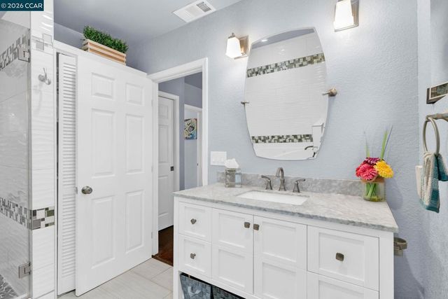 1331 Pear Dr, Concord, CA 94518