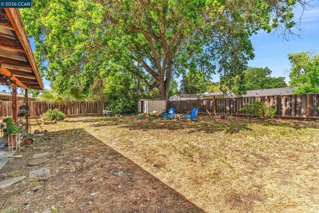 1331 Pear Dr, Concord, CA 94518