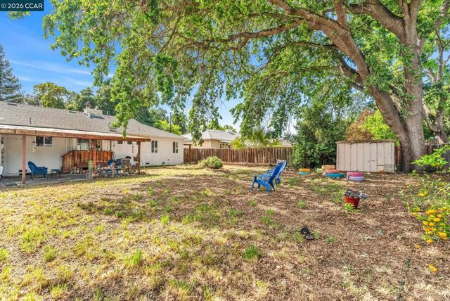 1331 Pear Dr, Concord, CA 94518