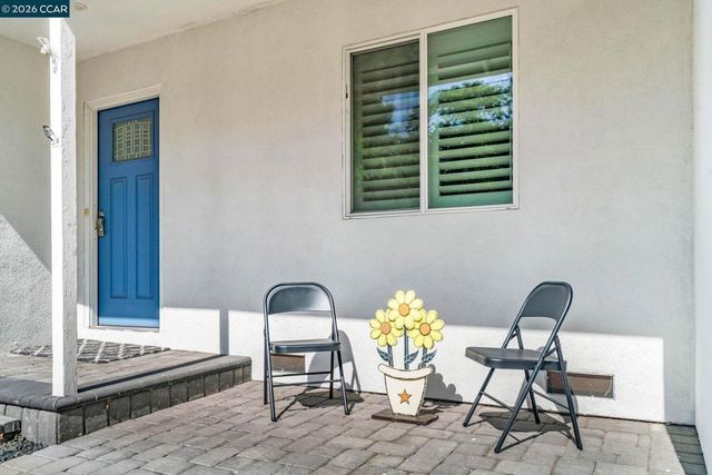 1331 Pear Dr, Concord, CA 94518