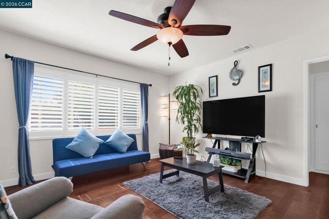 1331 Pear Dr, Concord, CA 94518