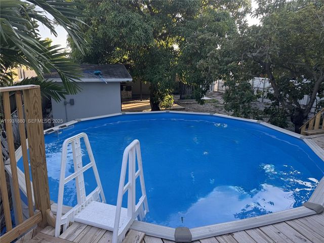 731 E 19th St, Hialeah, FL 33013