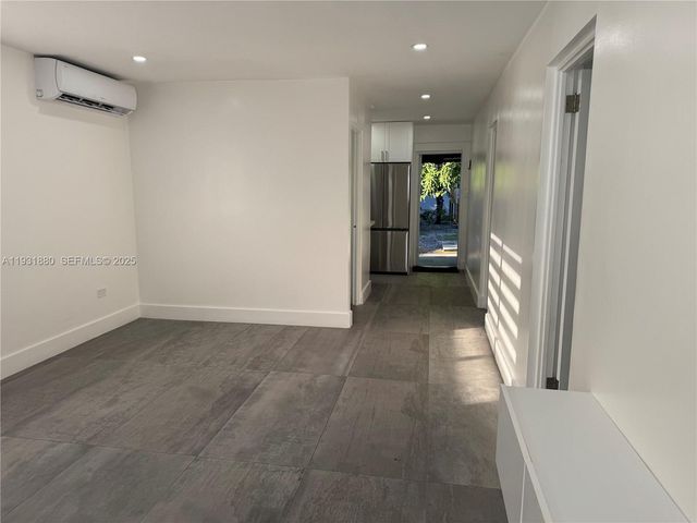 731 E 19th St, Hialeah, FL 33013