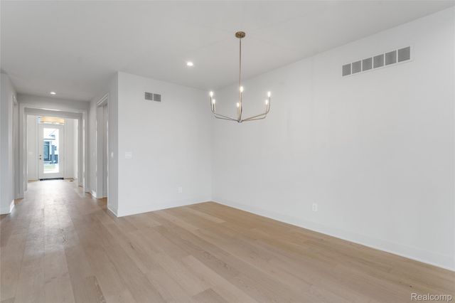 53 South Trail Court, Troy, MI 48083