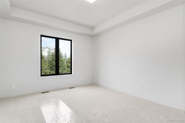 53 South Trail Court, Troy, MI 48083