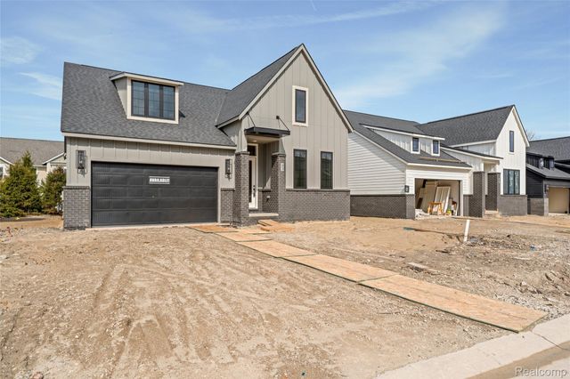 53 South Trail Court, Troy, MI 48083