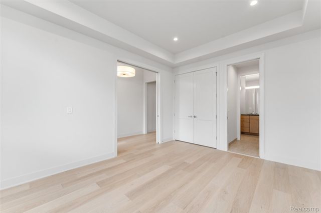 53 South Trail Court, Troy, MI 48083