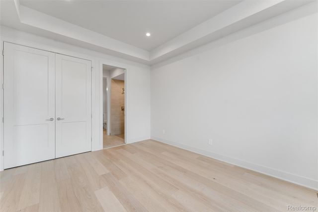 53 South Trail Court, Troy, MI 48083