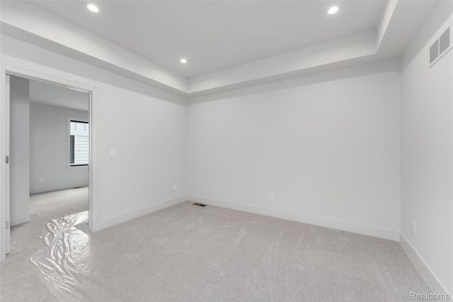 53 South Trail Court, Troy, MI 48083