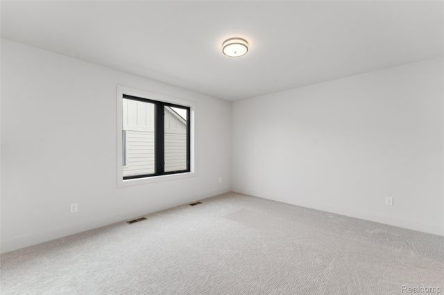 53 South Trail Court, Troy, MI 48083