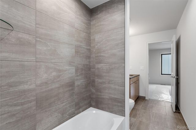 53 South Trail Court, Troy, MI 48083