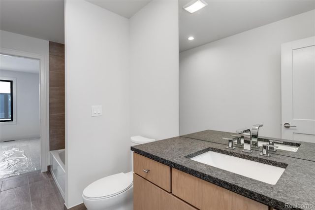 53 South Trail Court, Troy, MI 48083