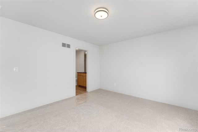 53 South Trail Court, Troy, MI 48083