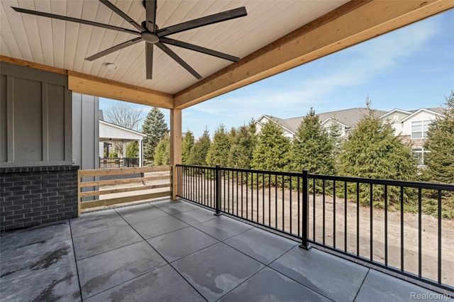 53 South Trail Court, Troy, MI 48083