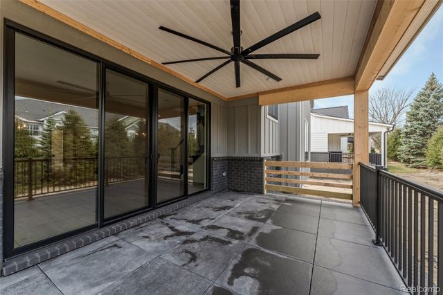 53 South Trail Court, Troy, MI 48083