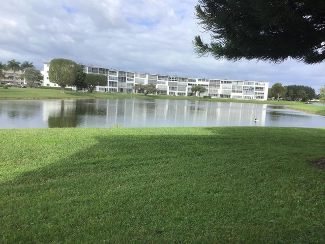 1036 Hythe B B, Boca Raton, FL 33434