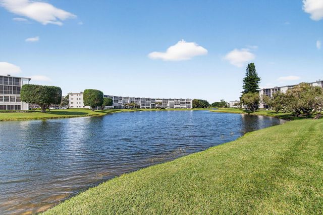 1036 Hythe B B, Boca Raton, FL 33434