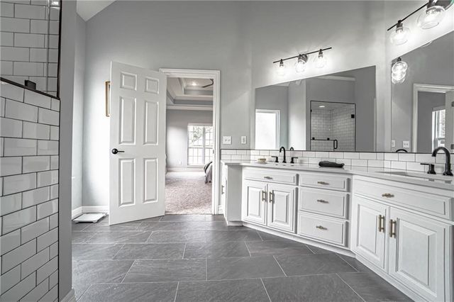 4313 W Arlington Drive, Rogers, AR 72758