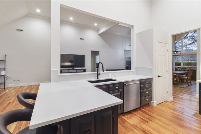 4313 W Arlington Drive, Rogers, AR 72758