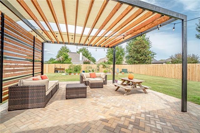 4313 W Arlington Drive, Rogers, AR 72758