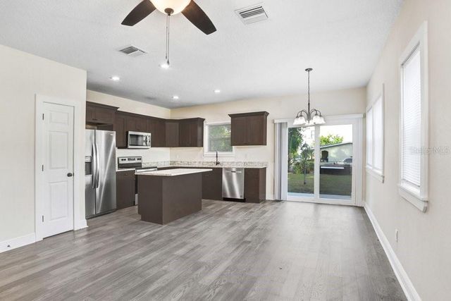 4209 W WOODLAWN AVENUE, Tampa, FL 33614