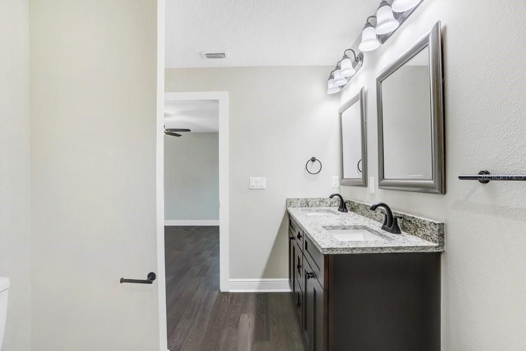 Image 16 of property listing at 4209 W WOODLAWN AVENUE, Tampa, FL 33614