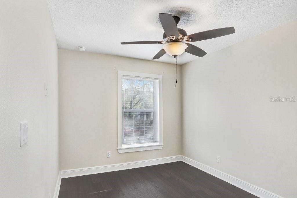 Image 20 of property listing at 4209 W WOODLAWN AVENUE, Tampa, FL 33614