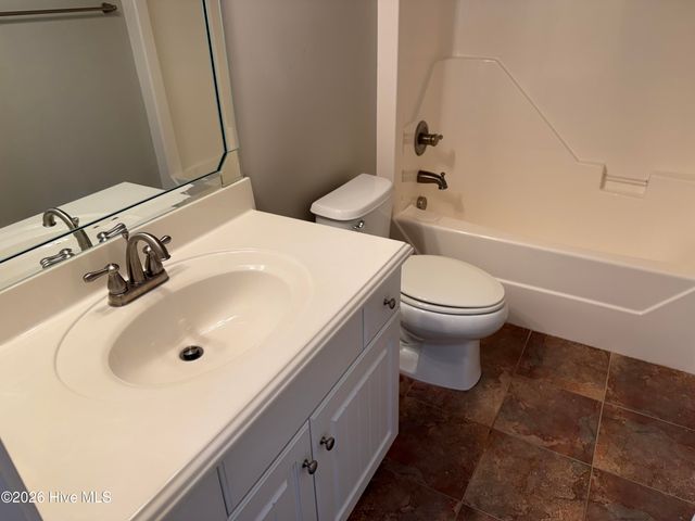 3103 Live Oak Lane N B, Wilson, NC 27896