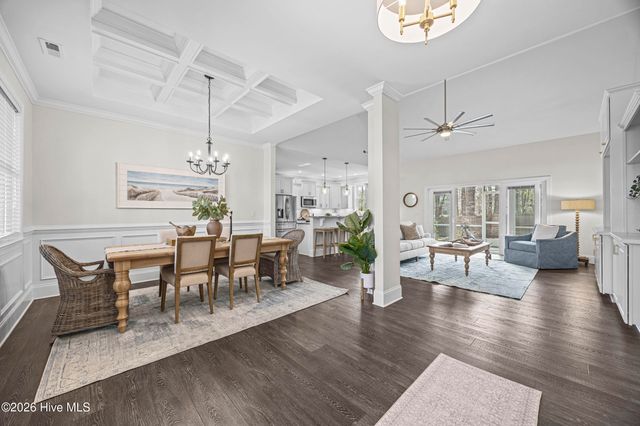 376 Crown Pointe Drive, Hampstead, NC 28443