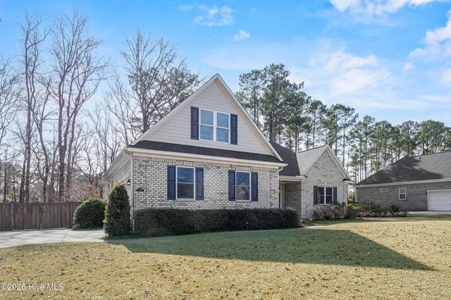 376 Crown Pointe Drive, Hampstead, NC 28443