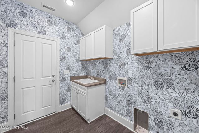 376 Crown Pointe Drive, Hampstead, NC 28443