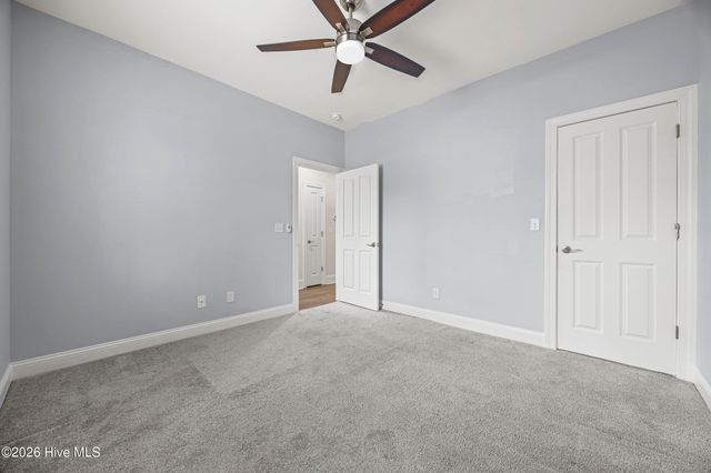 376 Crown Pointe Drive, Hampstead, NC 28443