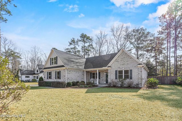 376 Crown Pointe Drive, Hampstead, NC 28443