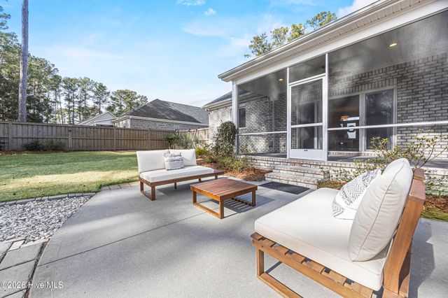 376 Crown Pointe Drive, Hampstead, NC 28443