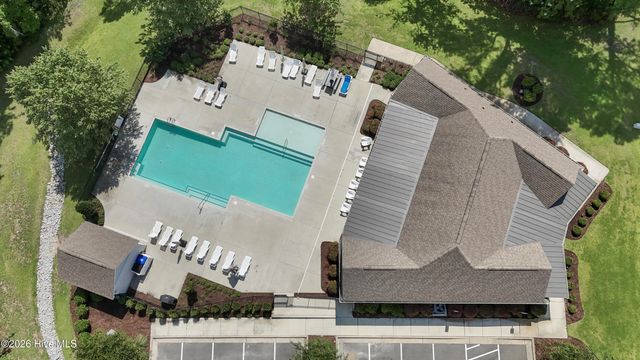 376 Crown Pointe Drive, Hampstead, NC 28443