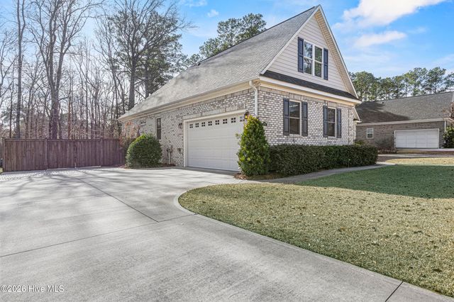 376 Crown Pointe Drive, Hampstead, NC 28443