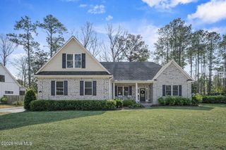 376 Crown Pointe Drive, Hampstead, NC 28443
