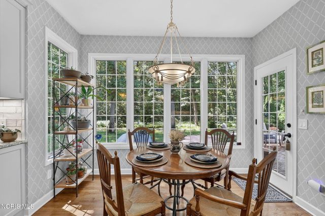 8957 Royal Oak Drive, Holland, OH 43528
