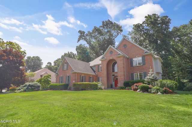 8957 Royal Oak Drive, Holland, OH 43528