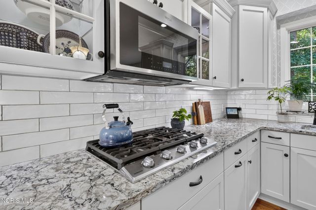 8957 Royal Oak Drive, Holland, OH 43528