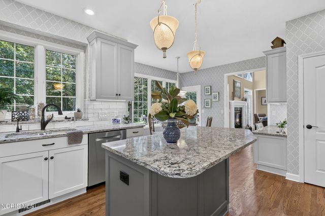 8957 Royal Oak Drive, Holland, OH 43528