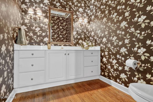 8957 Royal Oak Drive, Holland, OH 43528