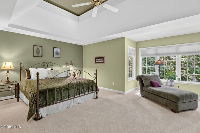 8957 Royal Oak Drive, Holland, OH 43528