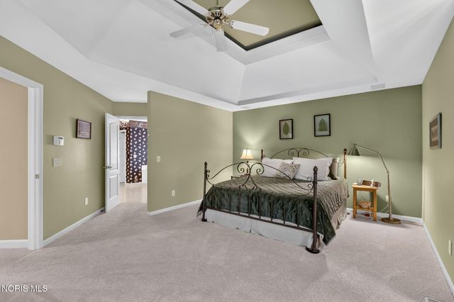 8957 Royal Oak Drive, Holland, OH 43528